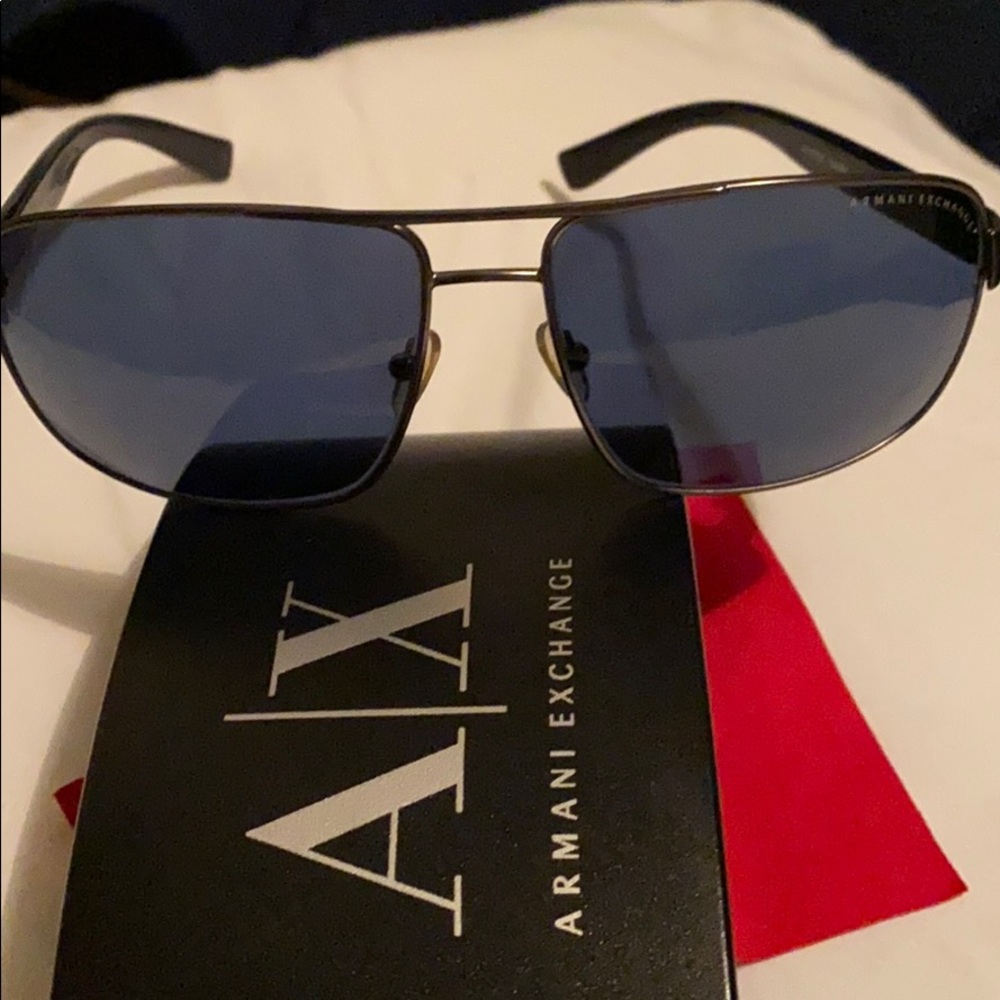 Sunglasses - Picture 5 of 6